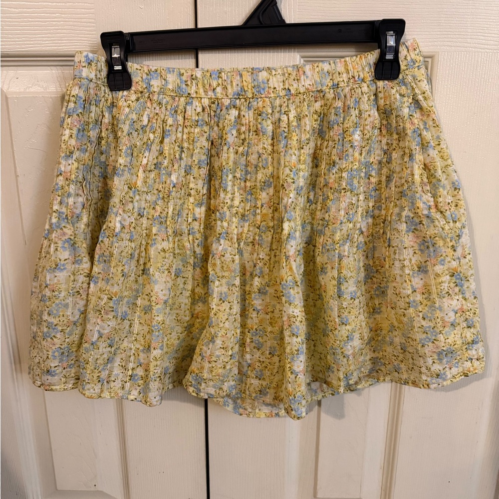 American Eagle Outfitters Yellow Floral Pleated Mini Skort